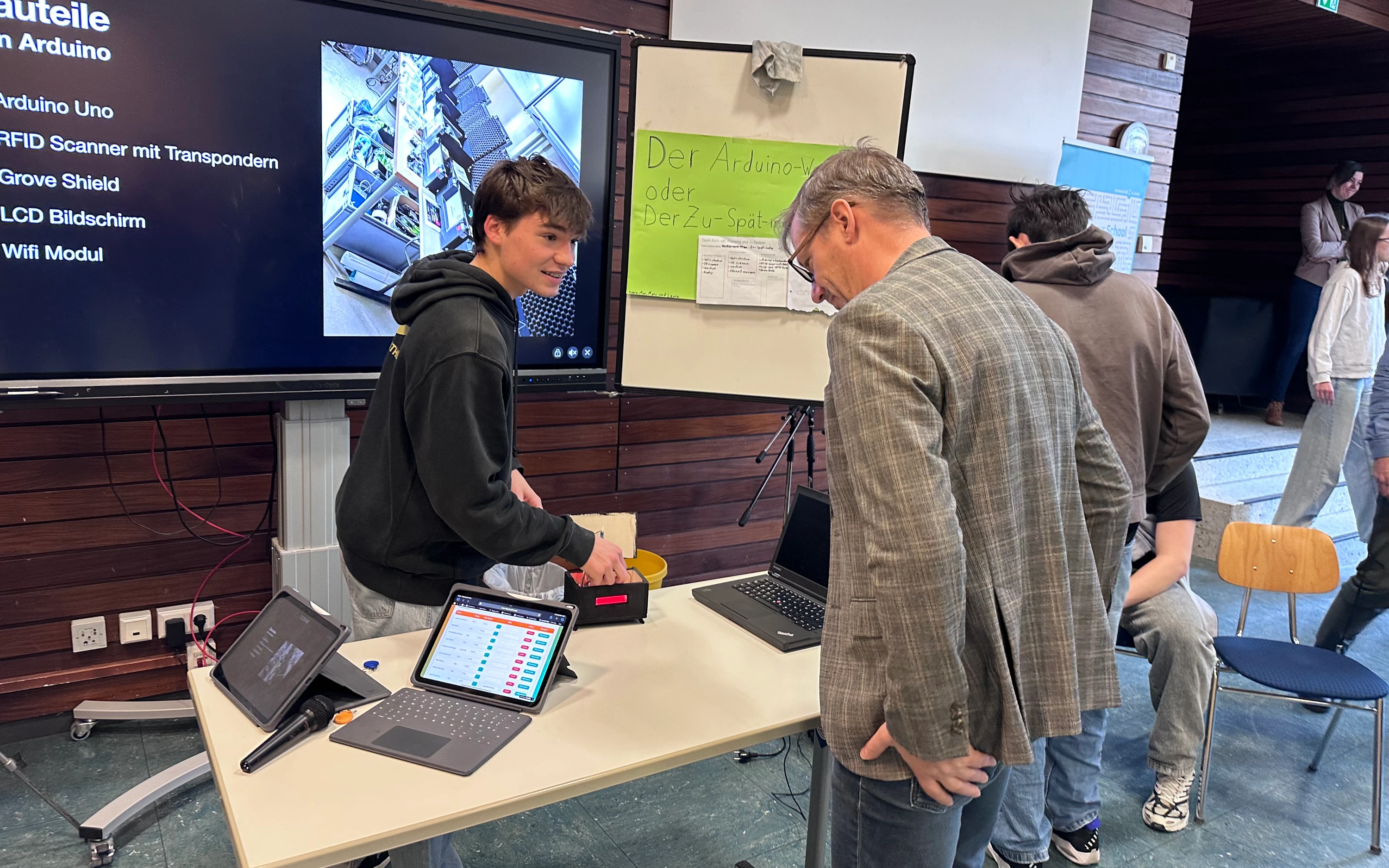 Bild 10: Tüftelwerkstatt am Theodor-Heuss-Gymnasium in Kooperation mit der Hochschule Aalen