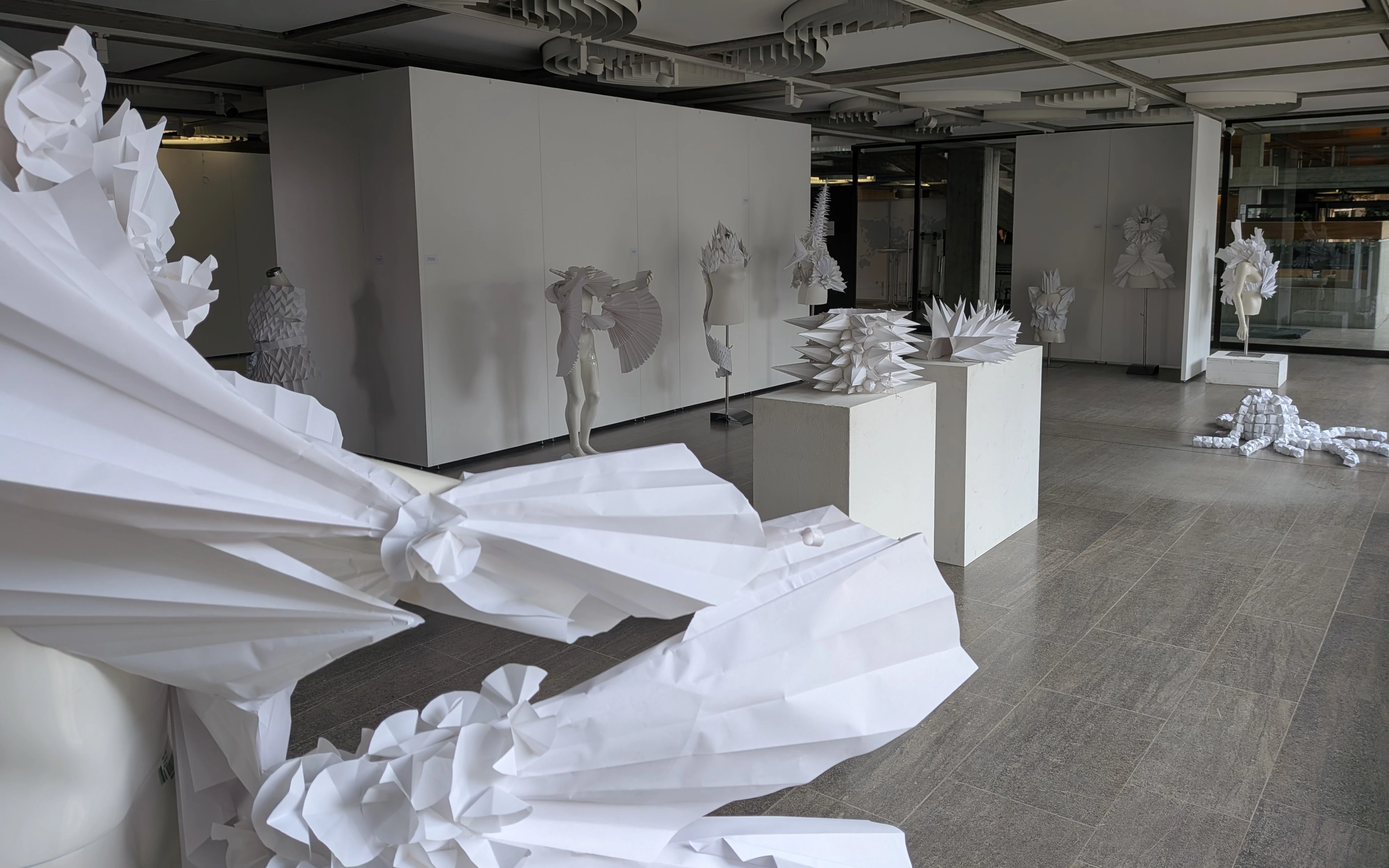 Titelbild: Ausstellung des THG im Rathaus