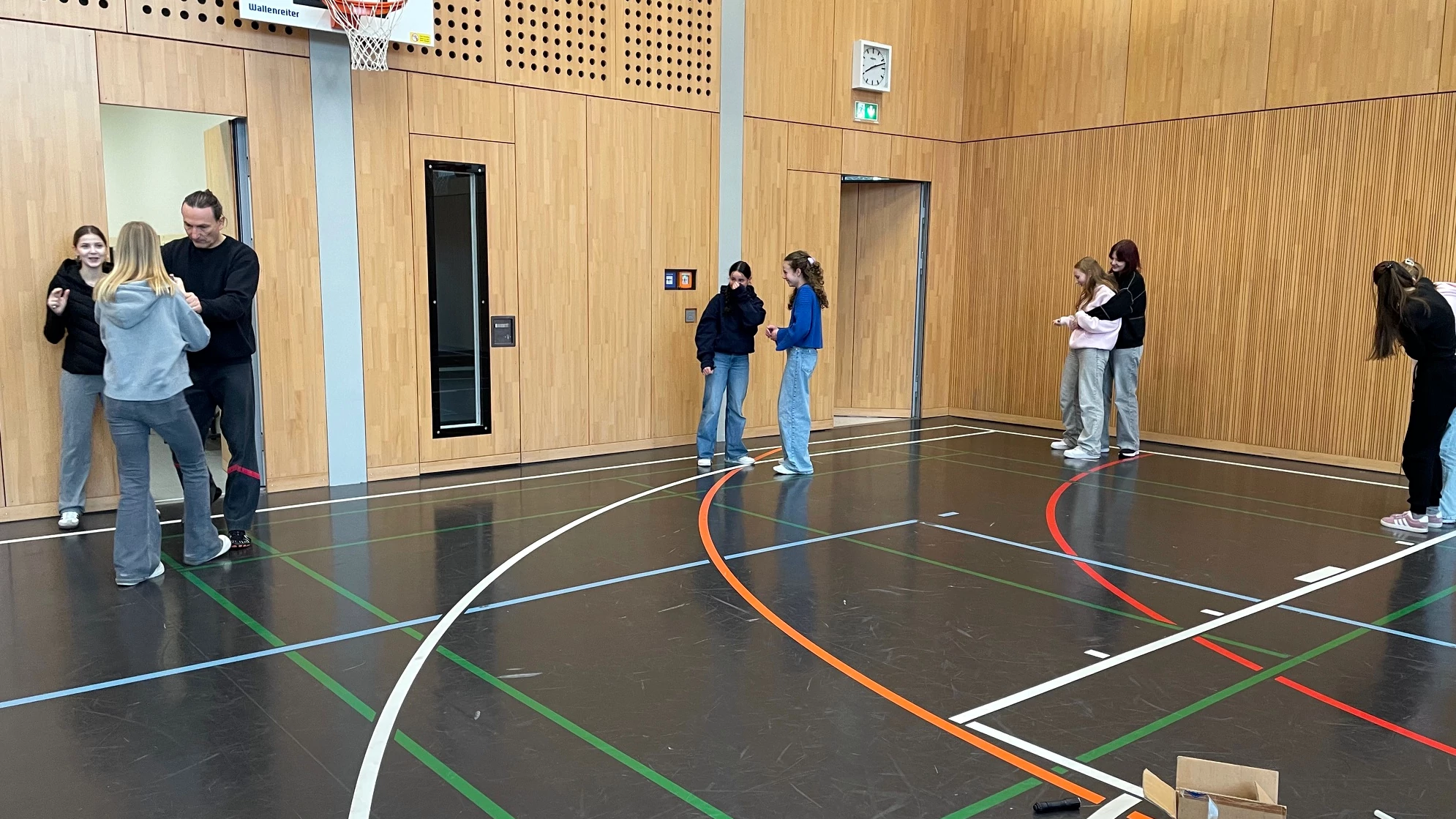 Bild 3: Selbstverteidigungskurs im Rahmen des Sportunterrichts in der Klasse 9
