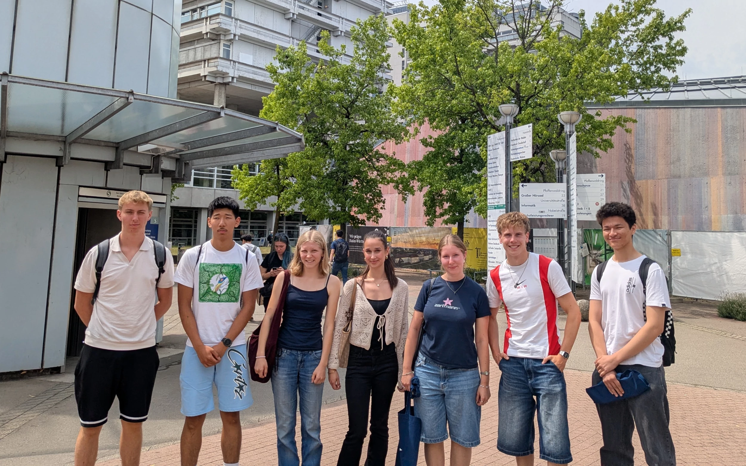 Bild 2: Schüler-Ingenieur-Akademie besucht das Institut für Medizingerätetechnik der Universität Stuttgart
