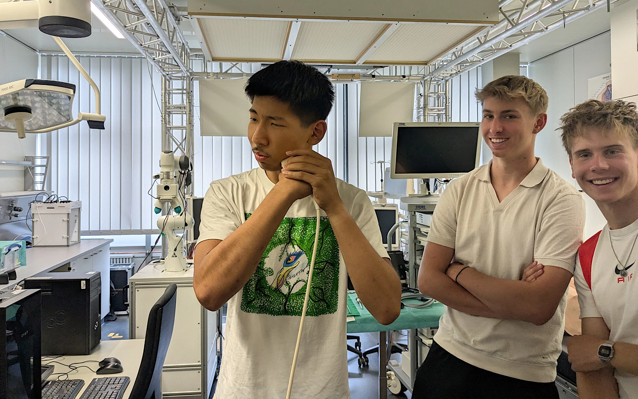 Bild 3: Schüler-Ingenieur-Akademie besucht das Institut für Medizingerätetechnik der Universität Stuttgart