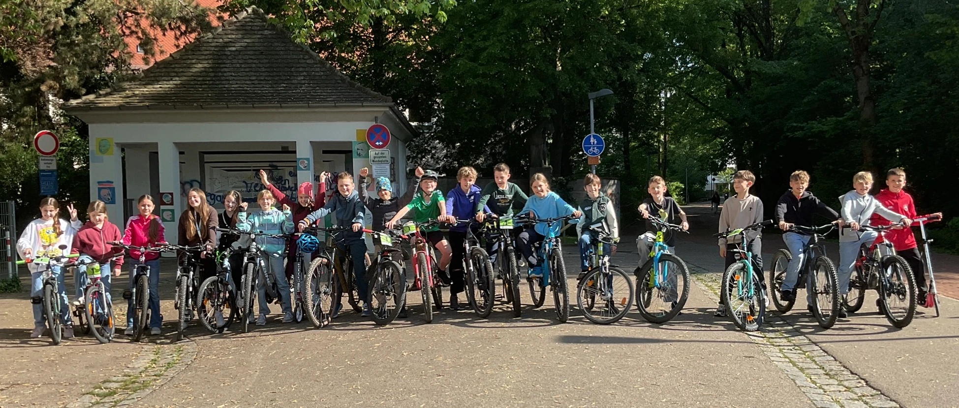 Titelbild: Stadtradel Challenge 1: größter Anteil radelnder Schüler einer Klasse
